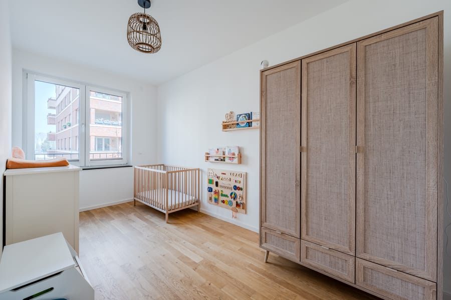 बच्चों का कमरा 2 - प्रकाश, स्थान, जीवन की गुणवत्ता – खूबसूरत कार्लशोर्स्ट में आधुनिक जीवन का आनंद लें
