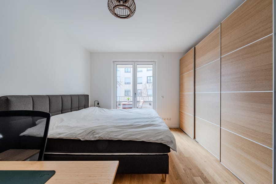 मालिक का सोने का कमरा - प्रकाश, स्थान, जीवन की गुणवत्ता – खूबसूरत कार्लशोर्स्ट में आधुनिक जीवन का आनंद लें