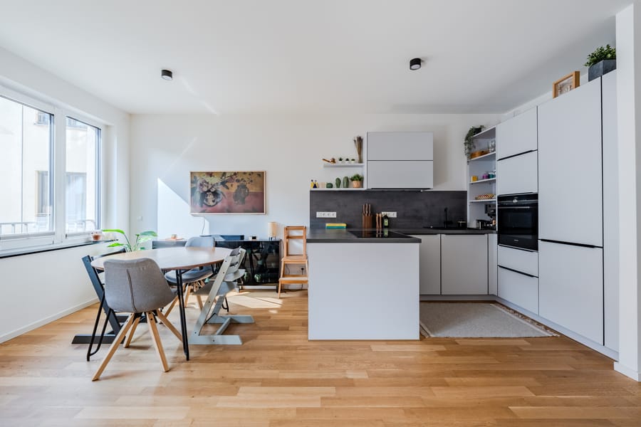 रसोई और भोजन क्षेत्र - प्रकाश, स्थान, जीवन की गुणवत्ता – खूबसूरत कार्लशोर्स्ट में आधुनिक जीवन का आनंद लें