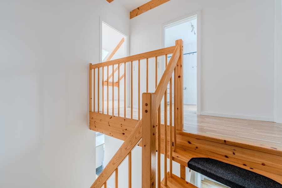 Staircase upper floor - Modernised terraced corner house in a quiet residential area