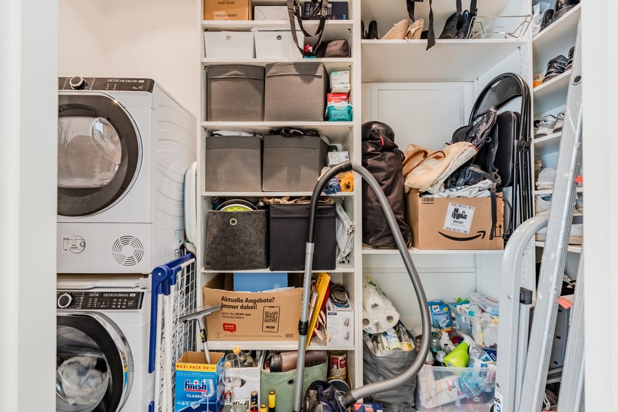 Hauswirtschaftsraum - Modern, mittendrin, mit Balkon zur Sonne – 2-Zimmer im Boxhagener Kiez