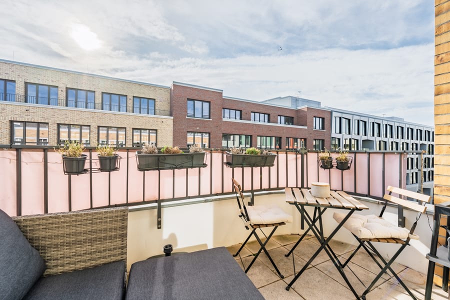 Balkon - Modern, mittendrin, mit Balkon zur Sonne – 2-Zimmer im Boxhagener Kiez