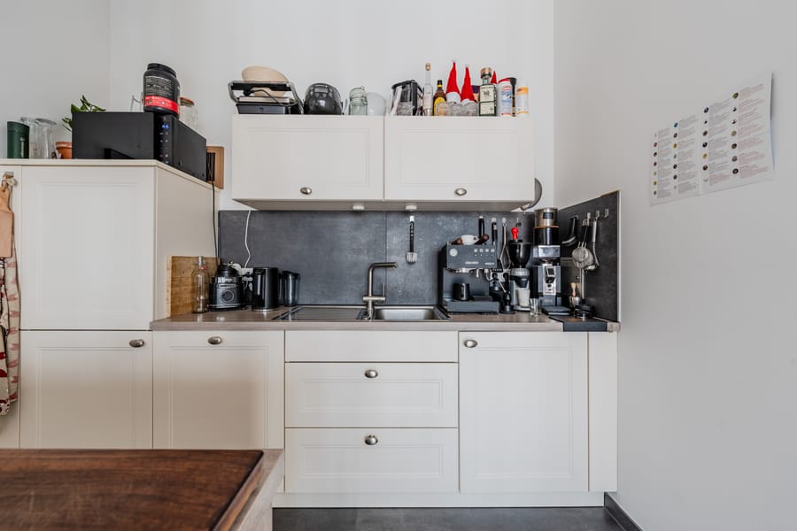 Küche - Zeitlos schön: Helle 2-Zimmer-Wohnung mit Balkon in gefragter Lage