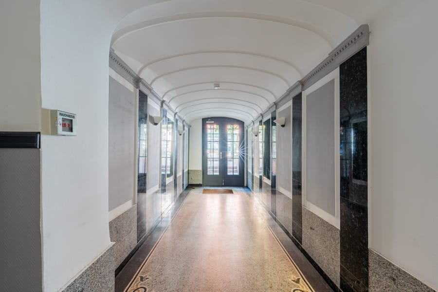 Ingang huis - Wonderlijk oud bouwjuweel in Friedenau - vlakbij Rüdesheimer Platz