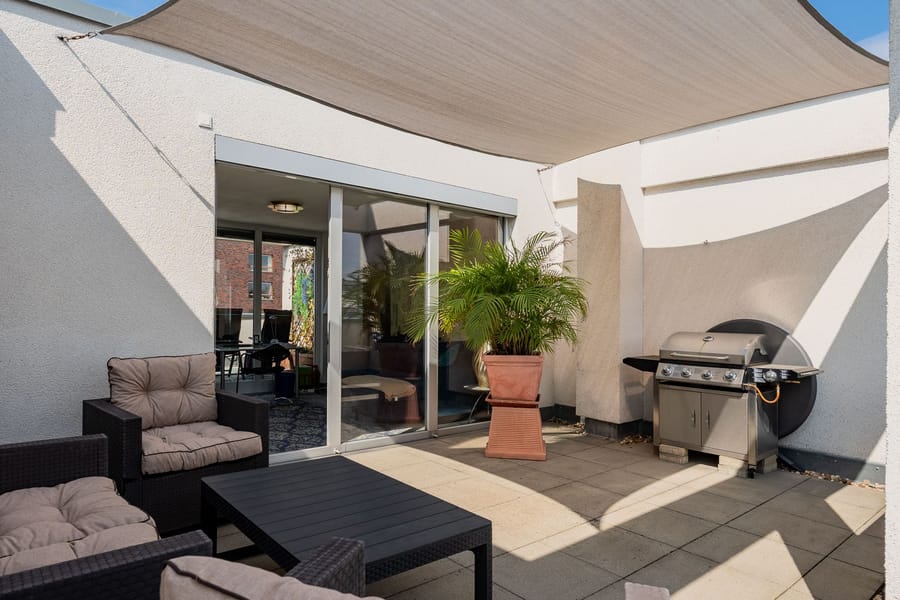 Dachterrasse mit Garten- und Wasserblick - Wohnen am Wasser mit unverbaubarem Blick