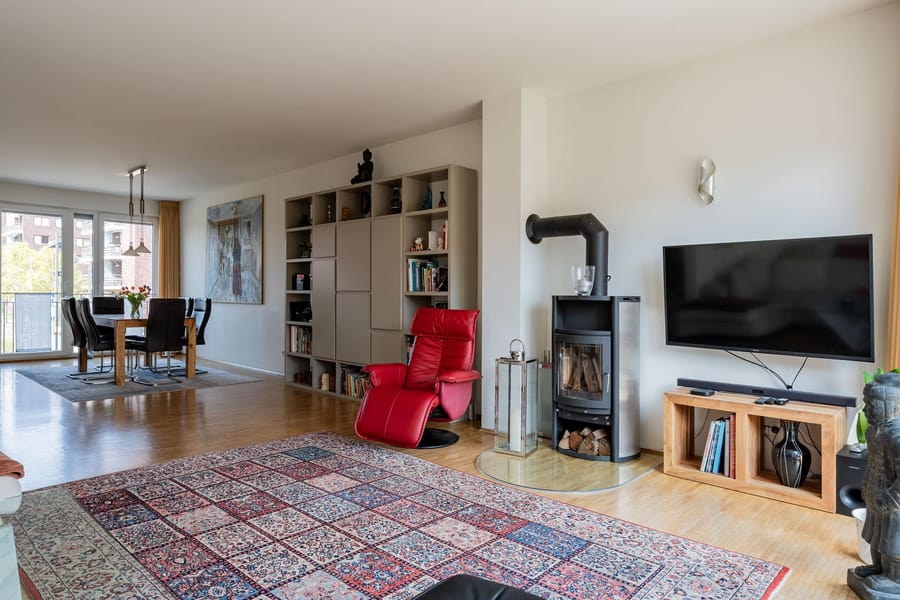 Wohnen mit behaglichem Kamin - Wohnen am Wasser mit unverbaubarem Blick