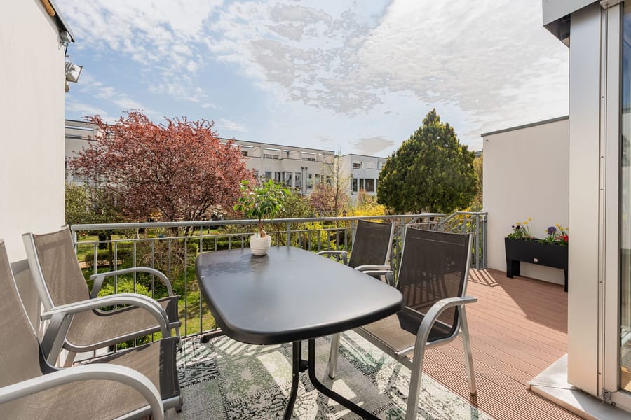 Terrasse Beletage mit Blick zum Garten - Wohnen am Wasser mit unverbaubarem Blick