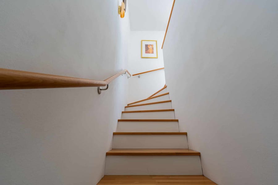 Treppe Dachgeschoss - Wohnen am Wasser mit unverbaubarem Blick