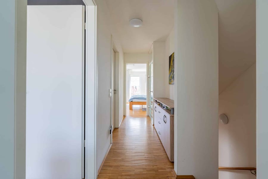 Flur 2. EG - Wohnen am Wasser mit unverbaubarem Blick