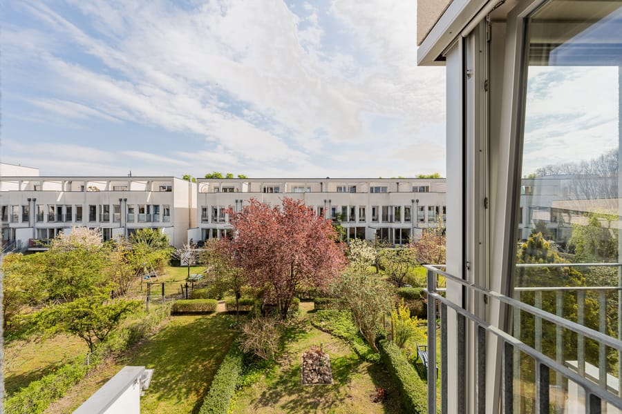 Weitläufige Gärten - Wohnen am Wasser mit unverbaubarem Blick