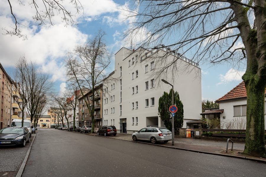 Gebäudeansicht - *PROVISIONSFREI + BEZUGSFREI* Frisch sanierte, schöne Eigentumswohnung im Erstbezug