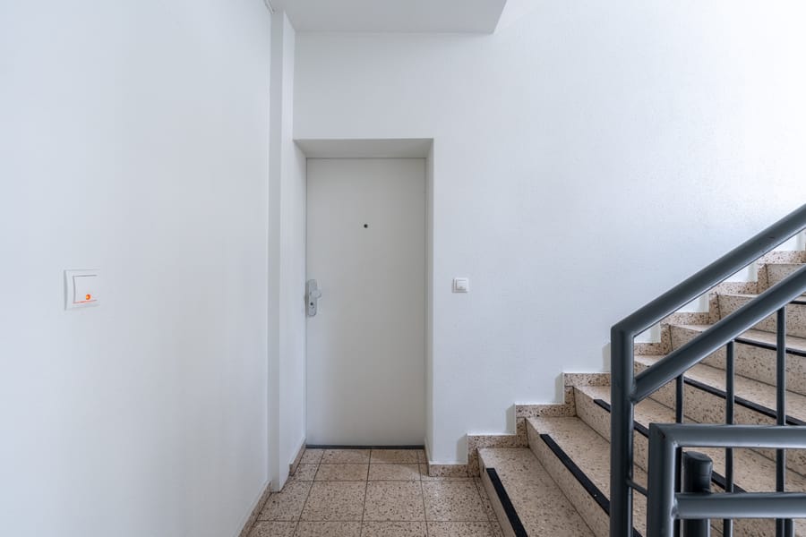 Wohnungseingang - *PROVISIONSFREI + BEZUGSFREI* Frisch sanierte, schöne Eigentumswohnung im Erstbezug