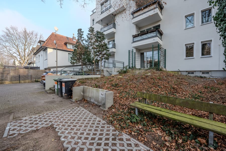 Вид на сад - Свежая модернизация, идеальное расположение, без комиссии - Настоящая изюминка 3-комнатной квартиры!!!