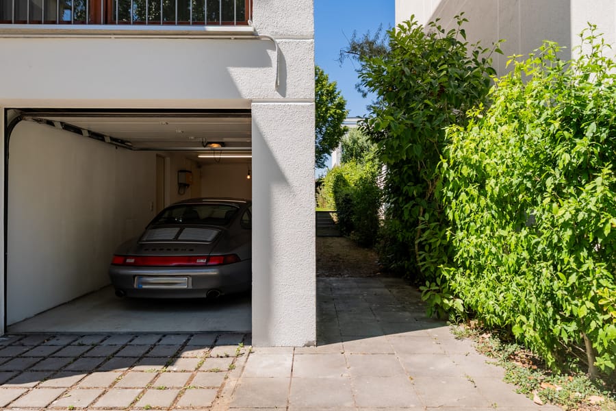 Einfamilienhaus mit Einzelgarage und Einfahrt - Bezugsfrei & renoviert 2025: 6-Zimmer-Townhouse an der Rummelsburger Bucht