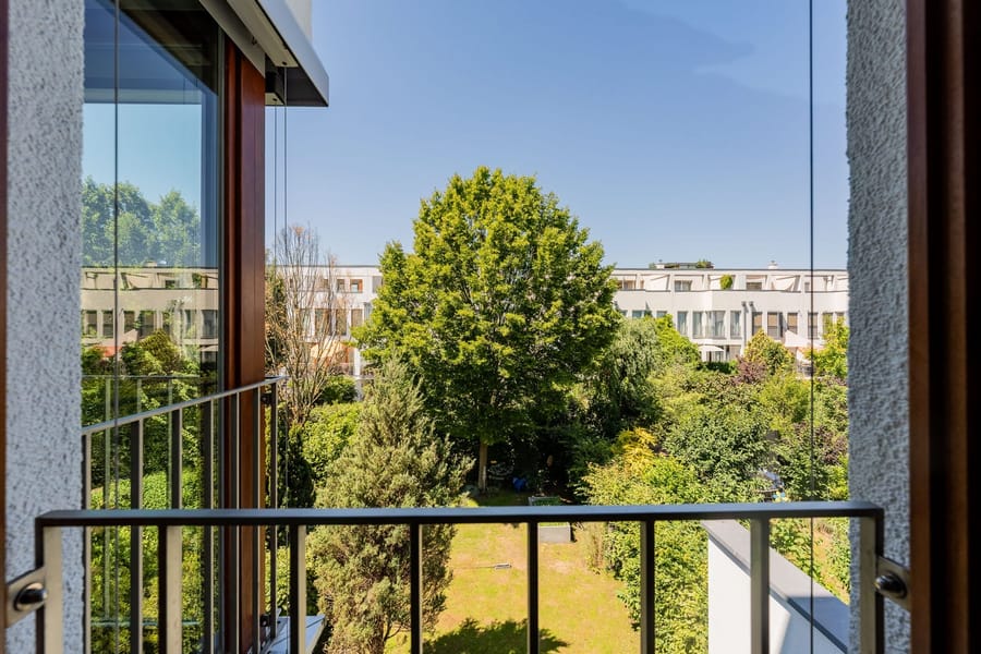 Moderne Balkonwohnung mit Gartenblick - Bezugsfrei & renoviert 2025: 6-Zimmer-Townhouse an der Rummelsburger Bucht
