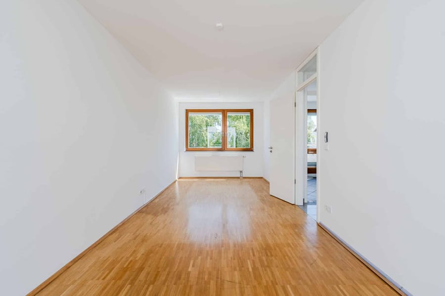 Helles Apartment mit Parkettboden - Bezugsfrei & renoviert 2025: 6-Zimmer-Townhouse an der Rummelsburger Bucht