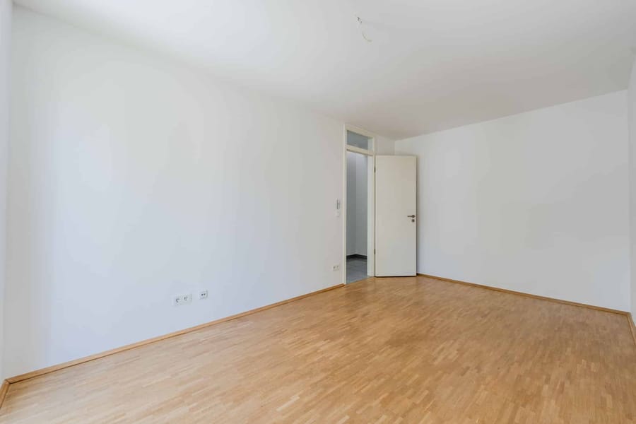 Helle Stadtwohnung mit Parkettboden - Bezugsfrei & renoviert 2025: 6-Zimmer-Townhouse an der Rummelsburger Bucht