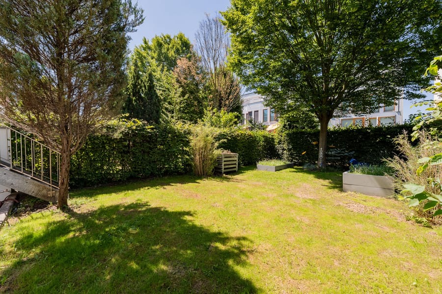 Privater Garten mit Rasen und Hochbeeten - Bezugsfrei & renoviert 2025: 6-Zimmer-Townhouse an der Rummelsburger Bucht