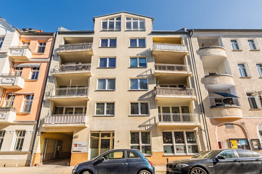 Außenansicht - Erstbezug nach Sanierung – helle 3-Zimmer-Wohnung mit Balkon in ruhiger Lage