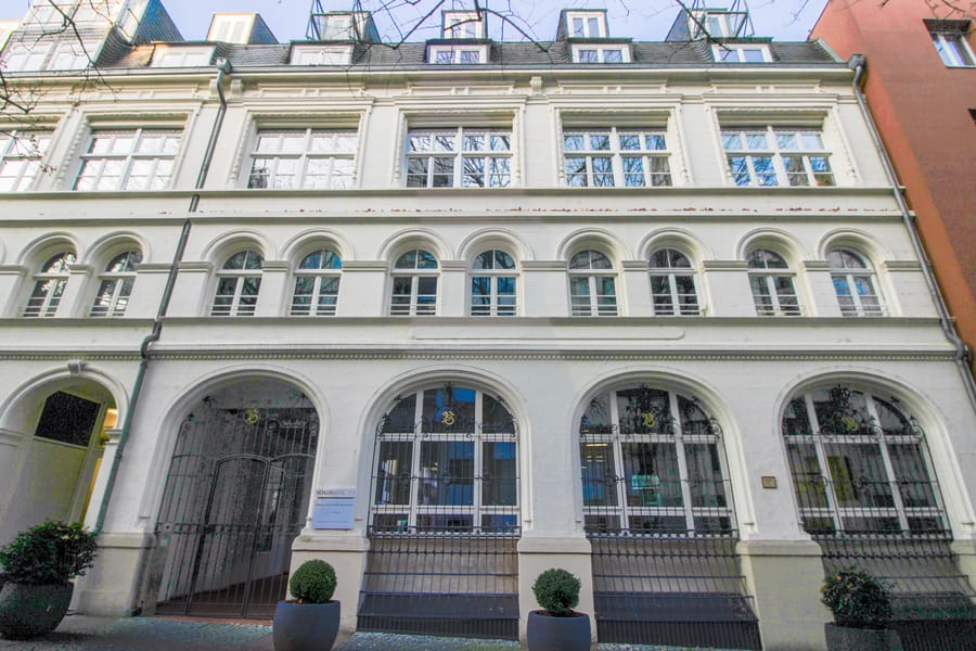 Eingang Brüggelmannhaus - Maisonette mit Dachterrasse in Bestlage Köln-Altstadt