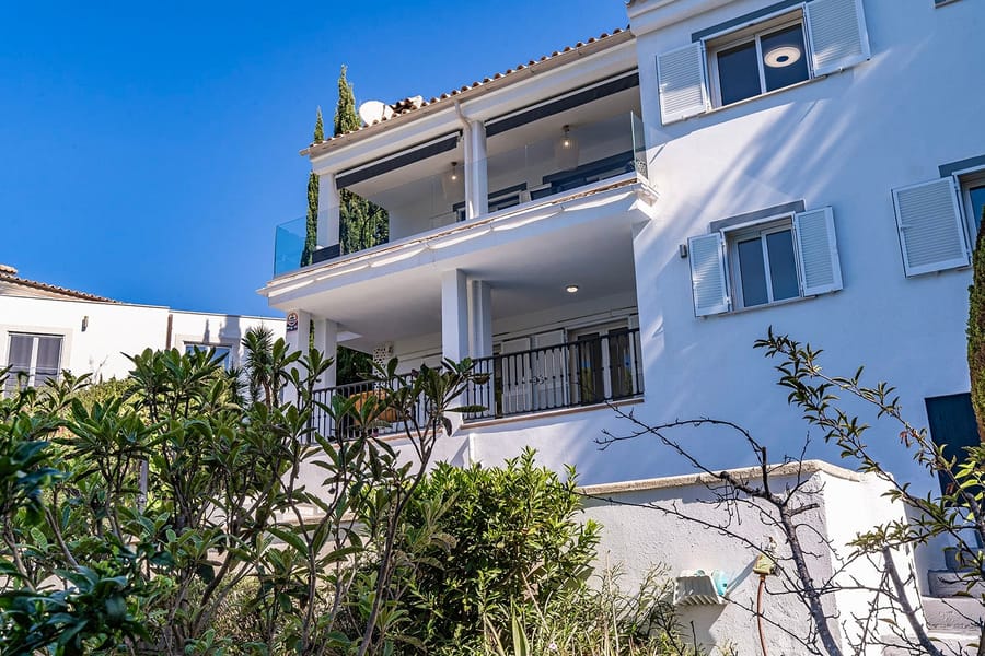 Bild - Paguera: Villa in ruhiger Lage mit schönem Meerblick und großem Grundstück zu verkaufen