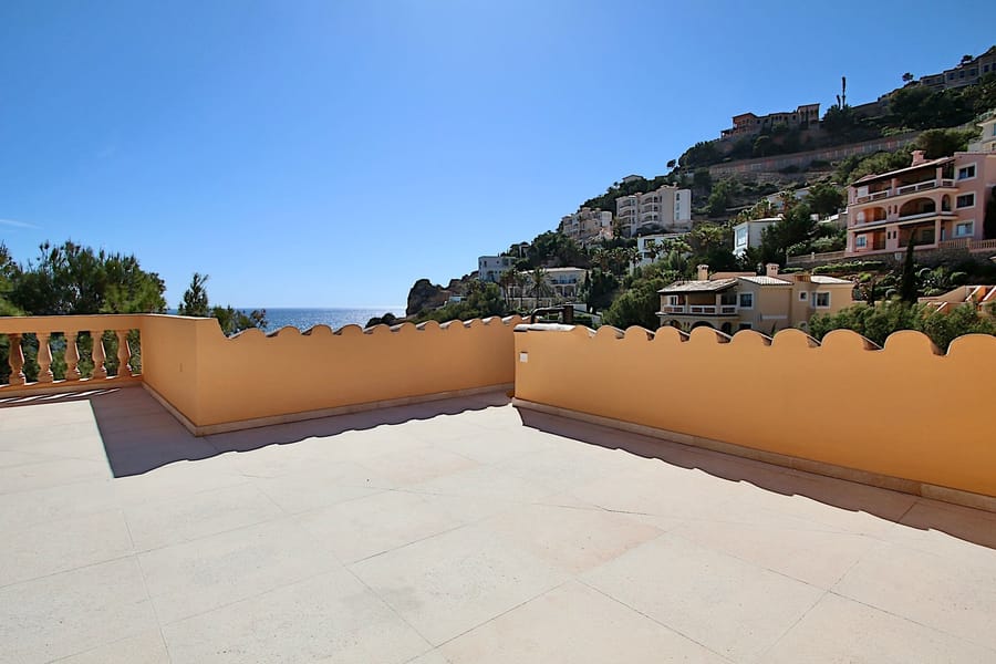 roof terrace penthouse port andratx - Renoviertes Penthouse in mediterraner Anlage mit großem Pool und Meerblick von der Terrasse