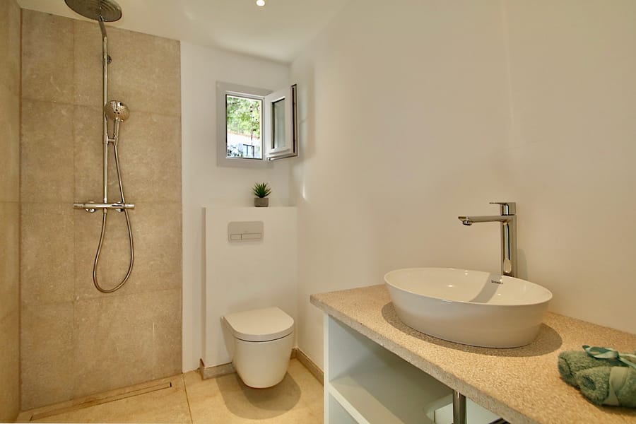 Apartment in Port Andratx for sale bathroom 2 - Renoviertes Penthouse in mediterraner Anlage mit großem Pool und Meerblick von der Terrasse