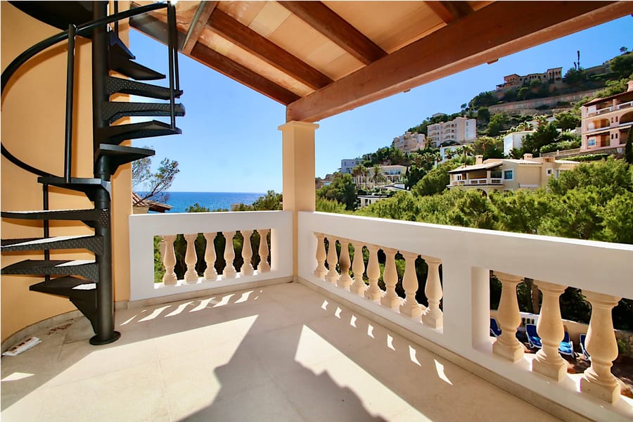 terrace in penthouse in Port Andratx - Renoviertes Penthouse in mediterraner Anlage mit großem Pool und Meerblick von der Terrasse