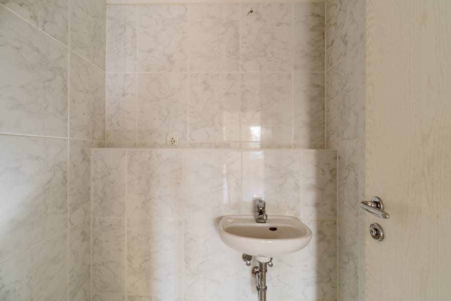 Mermer fayanslı misafir tuvaleti - Floor flat in Berlin , Müggelheim (Köpenick)