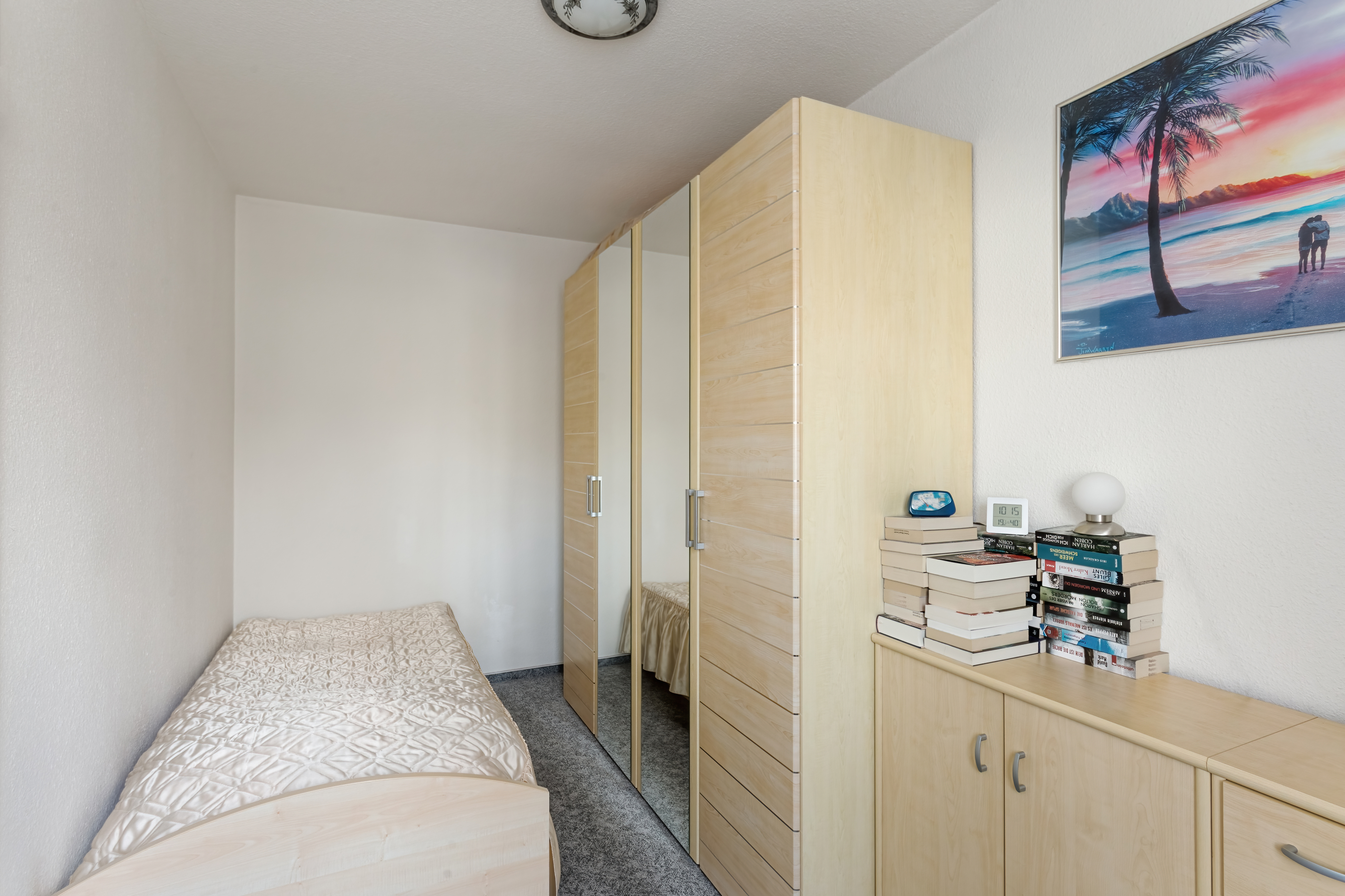 Schlafzimmer - Sehr schöne und gut vermietete Wohnung in ruhiger Lage