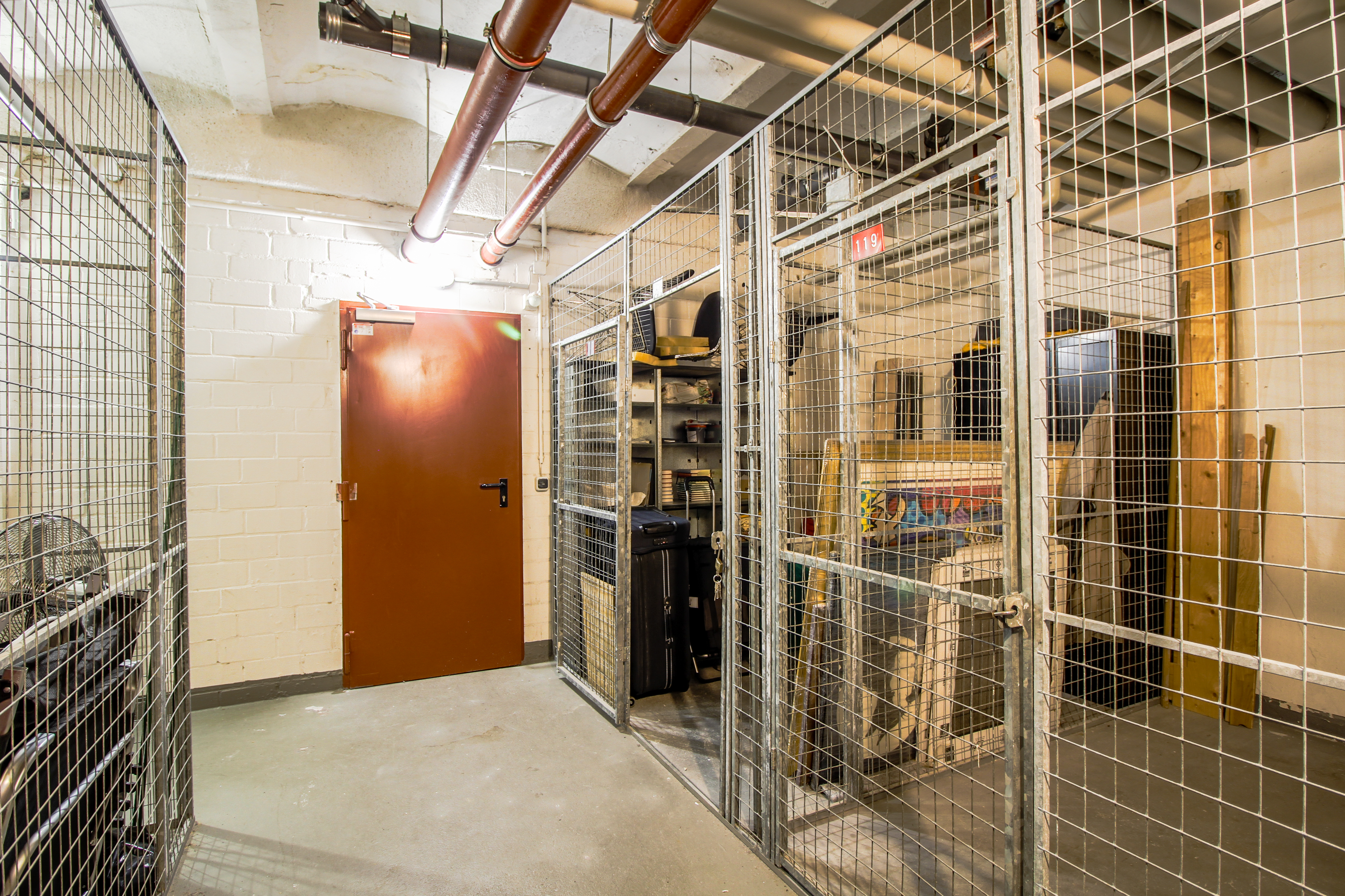 Kellerabteile mit Gitterboxen - Maisonette mit Dachterrasse in Bestlage Köln-Altstadt