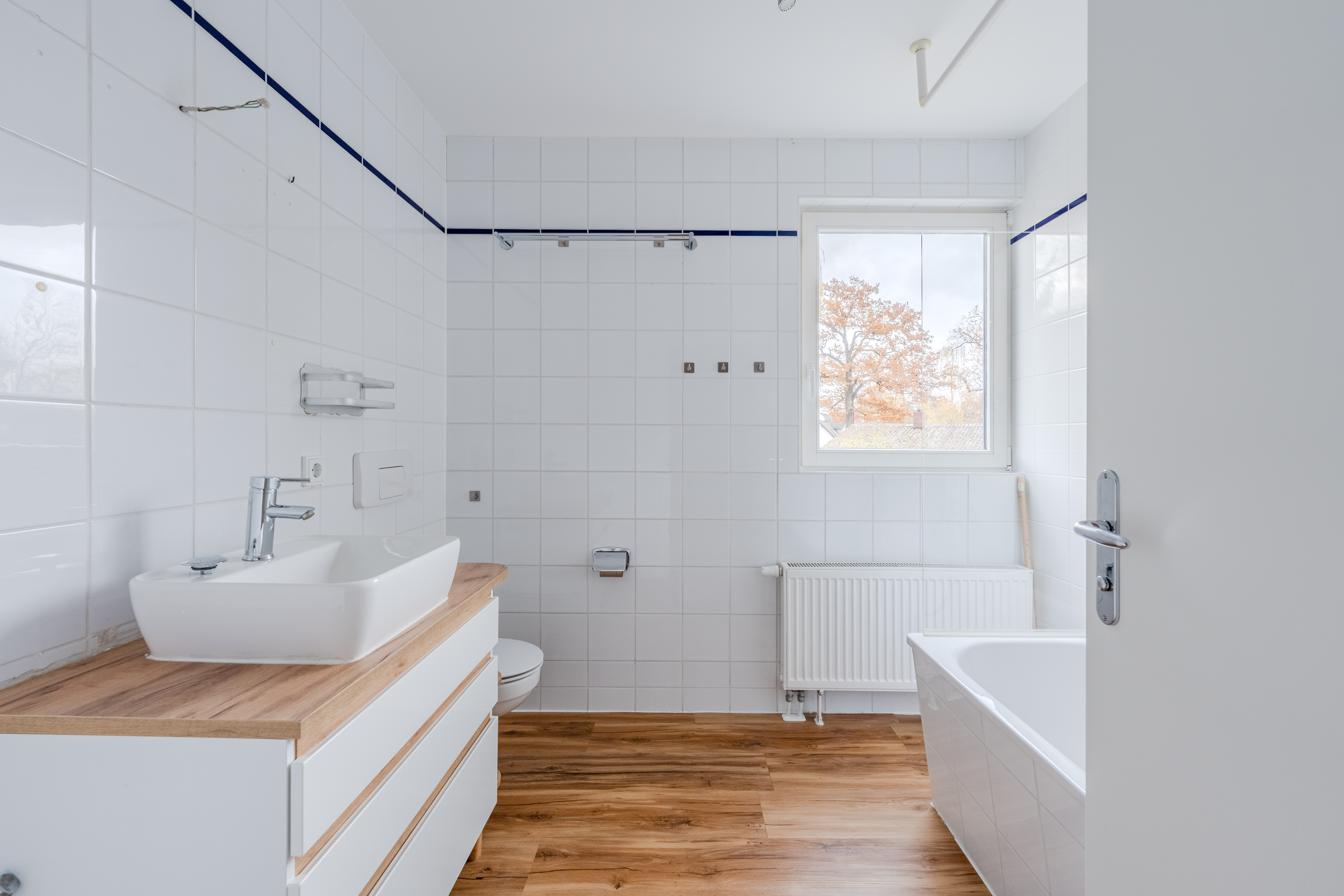 Bathroom upstairs - Modernised terraced corner house in a quiet residential area