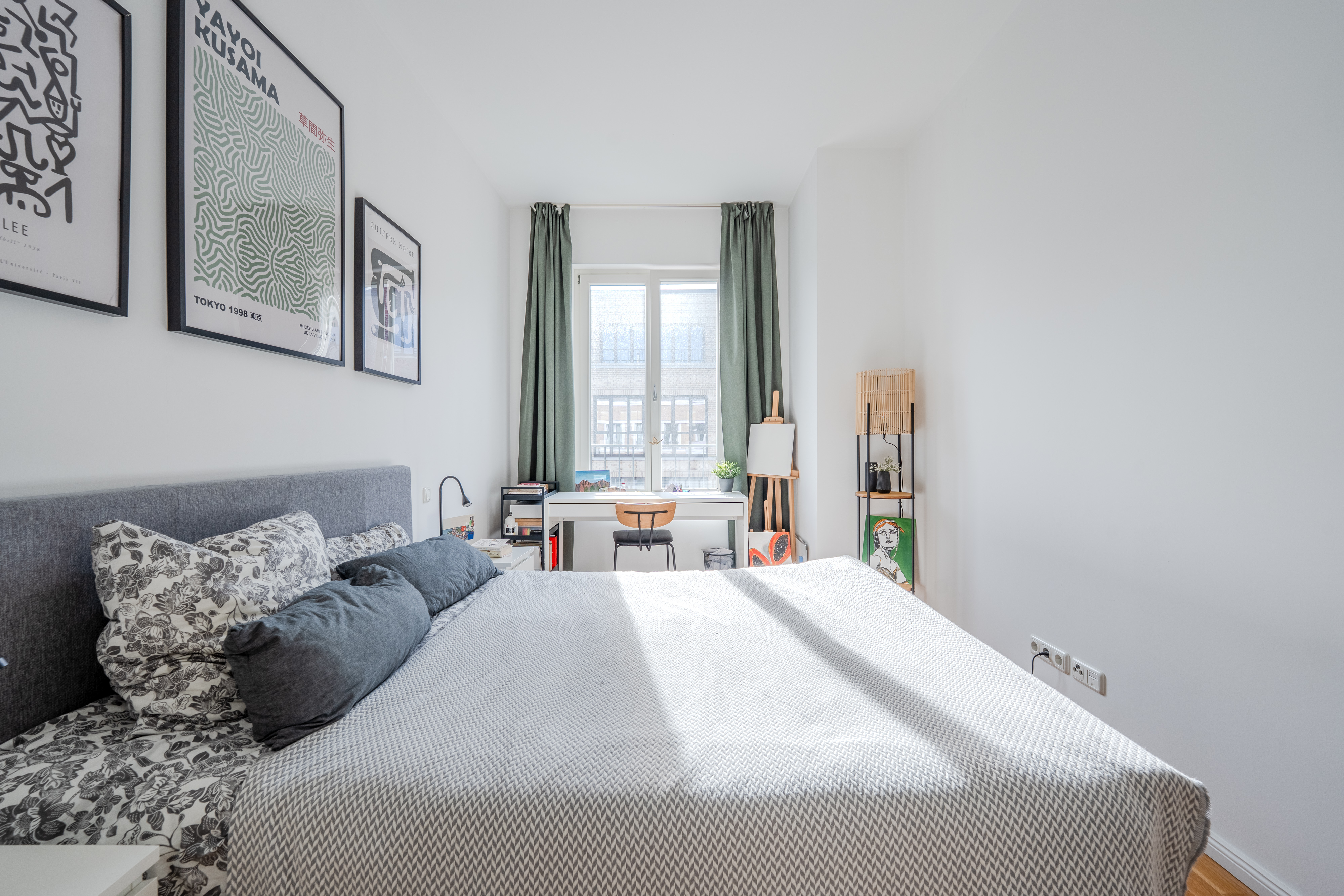 Chambre à coucher lumineuse dans appartement en ville - Moderne, en plein milieu, avec balcon donnant sur le soleil - 2 pièces dans le Boxhagener Kiez