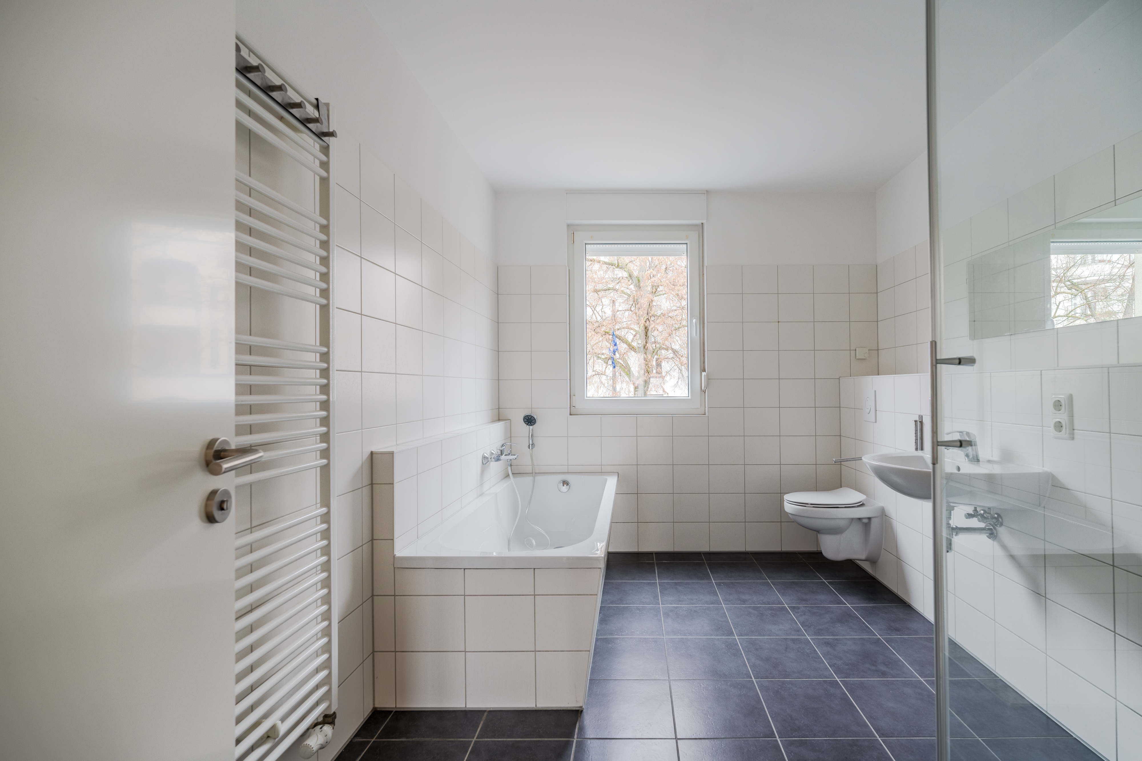 Hannemannstra├ƒe 37A-22 - Modernisiertes Reihenmittelhaus mit neuer Terrasse und Parkett – Wohnen in Britz!