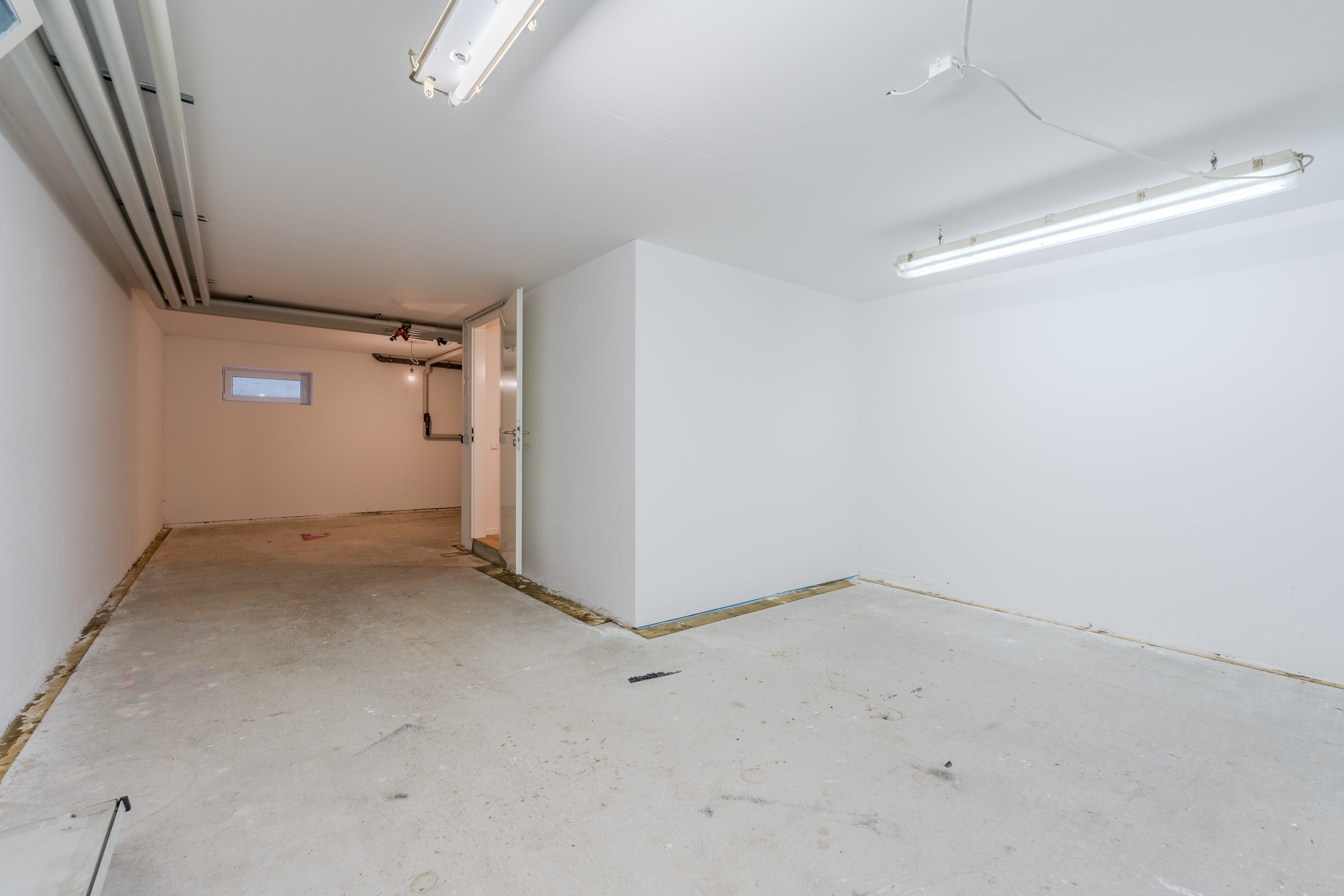 Hannemannstra├ƒe 37A-41 - Modernisiertes Reihenmittelhaus mit neuer Terrasse und Parkett – Wohnen in Britz!