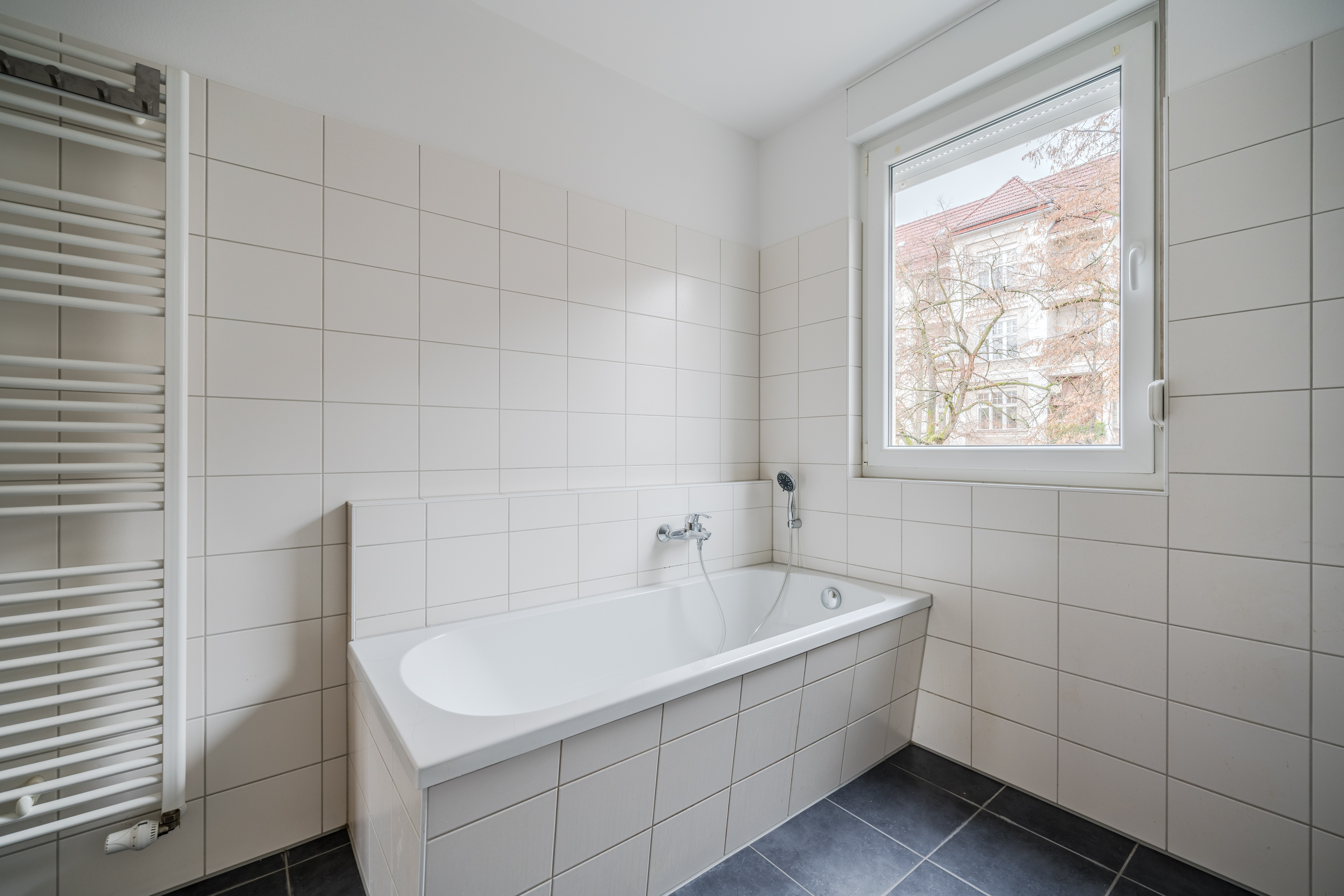 Hannemannstra├ƒe 37A-24 - Modernisiertes Reihenmittelhaus mit neuer Terrasse und Parkett – Wohnen in Britz!