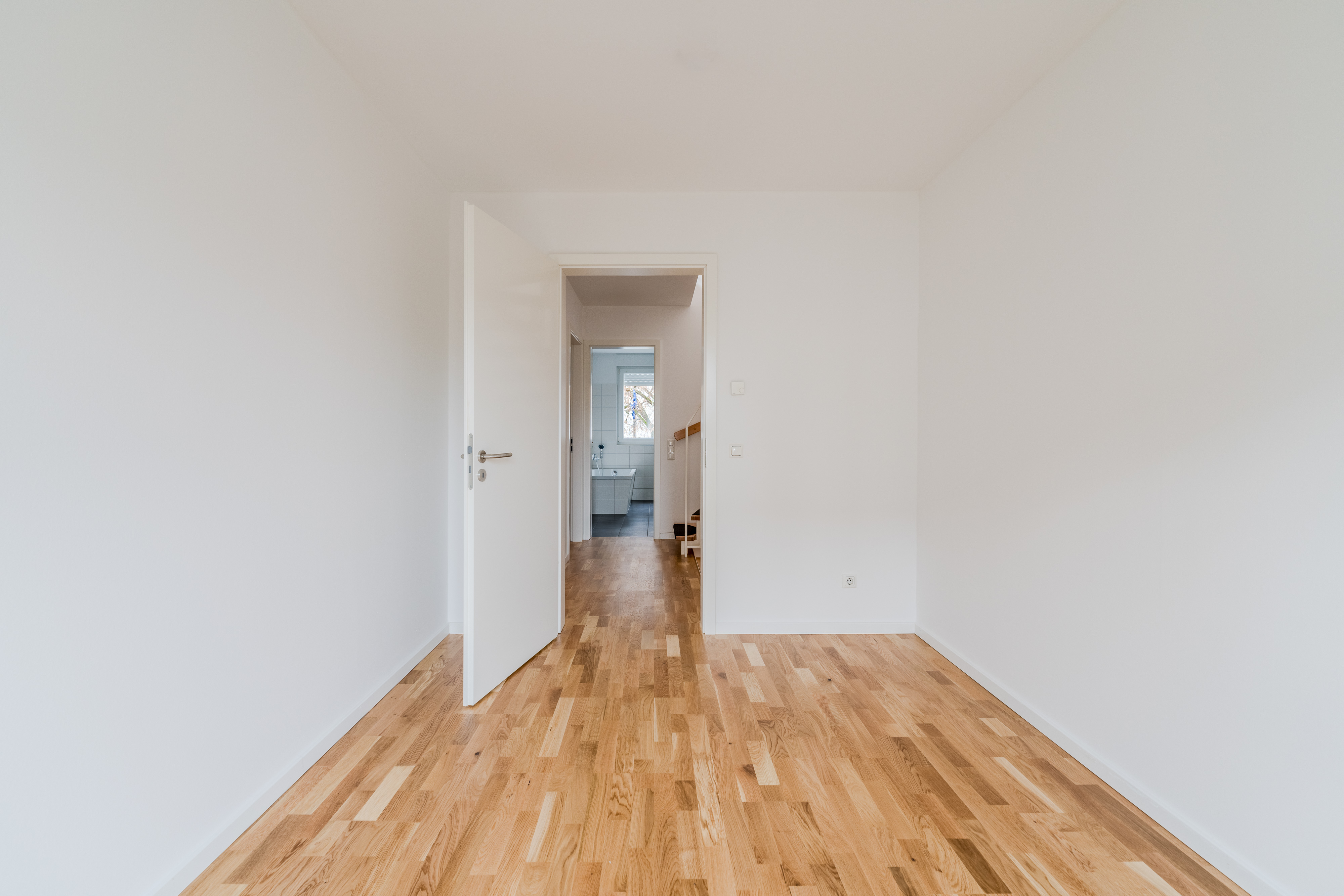 Hannemannstra├ƒe 37A-18 - Modernisiertes Reihenmittelhaus mit neuer Terrasse und Parkett – Wohnen in Britz!