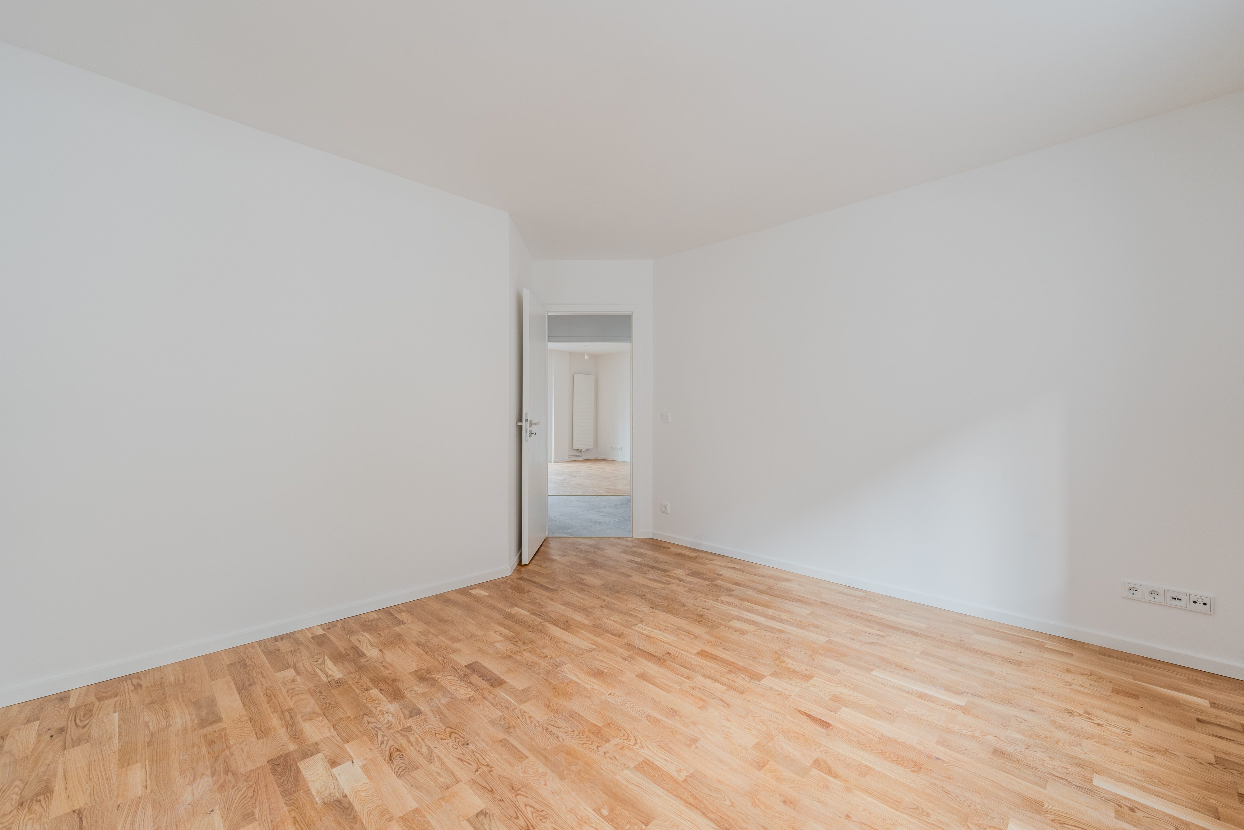 Schlafzimmer 2 - Frisch modernisiert, perfekt gelegen, provisionsfrei – Echtes 3-Zimmer-Highlight !!!