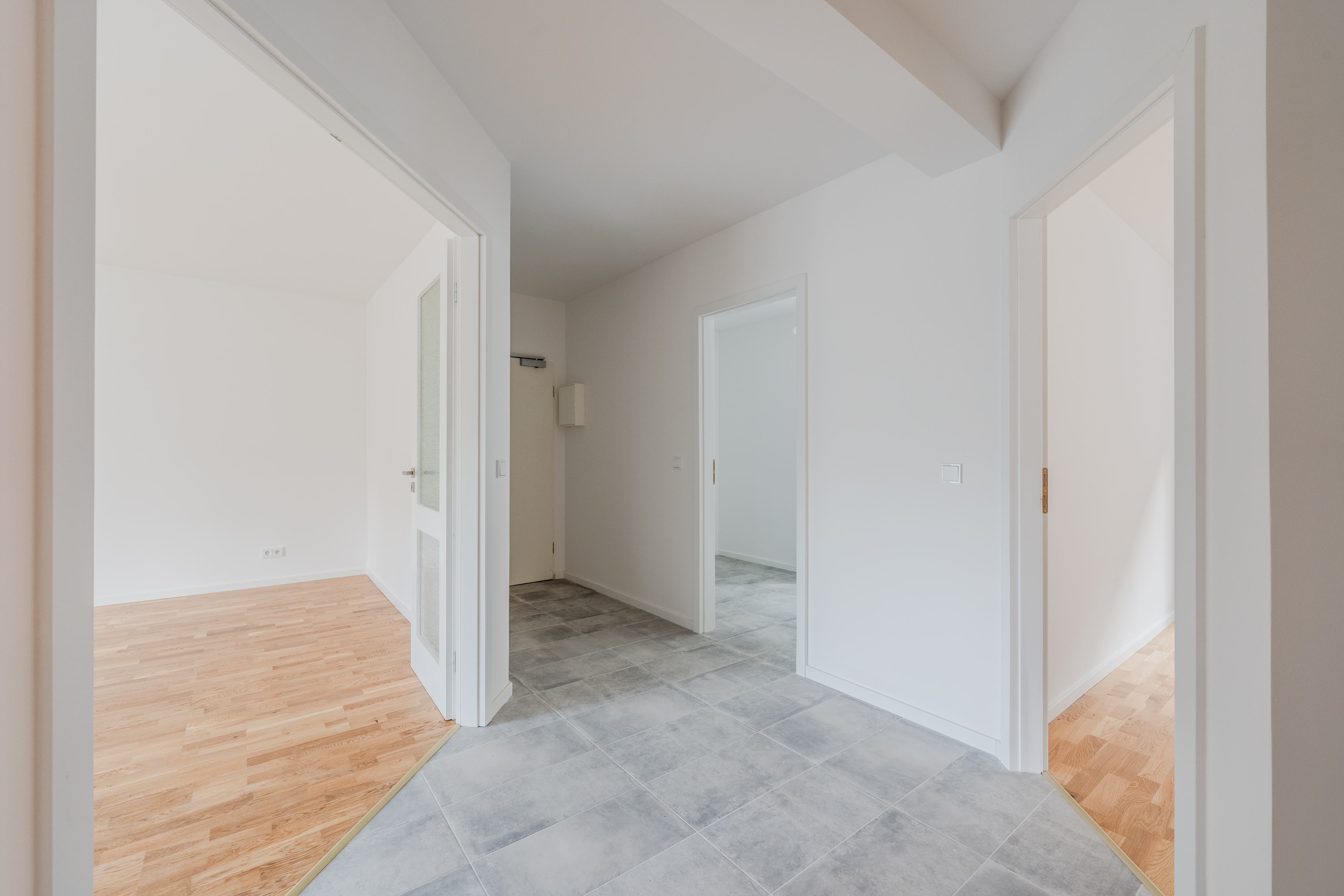 Flur - Frisch modernisiert, perfekt gelegen, provisionsfrei – Echtes 3-Zimmer-Highlight !!!