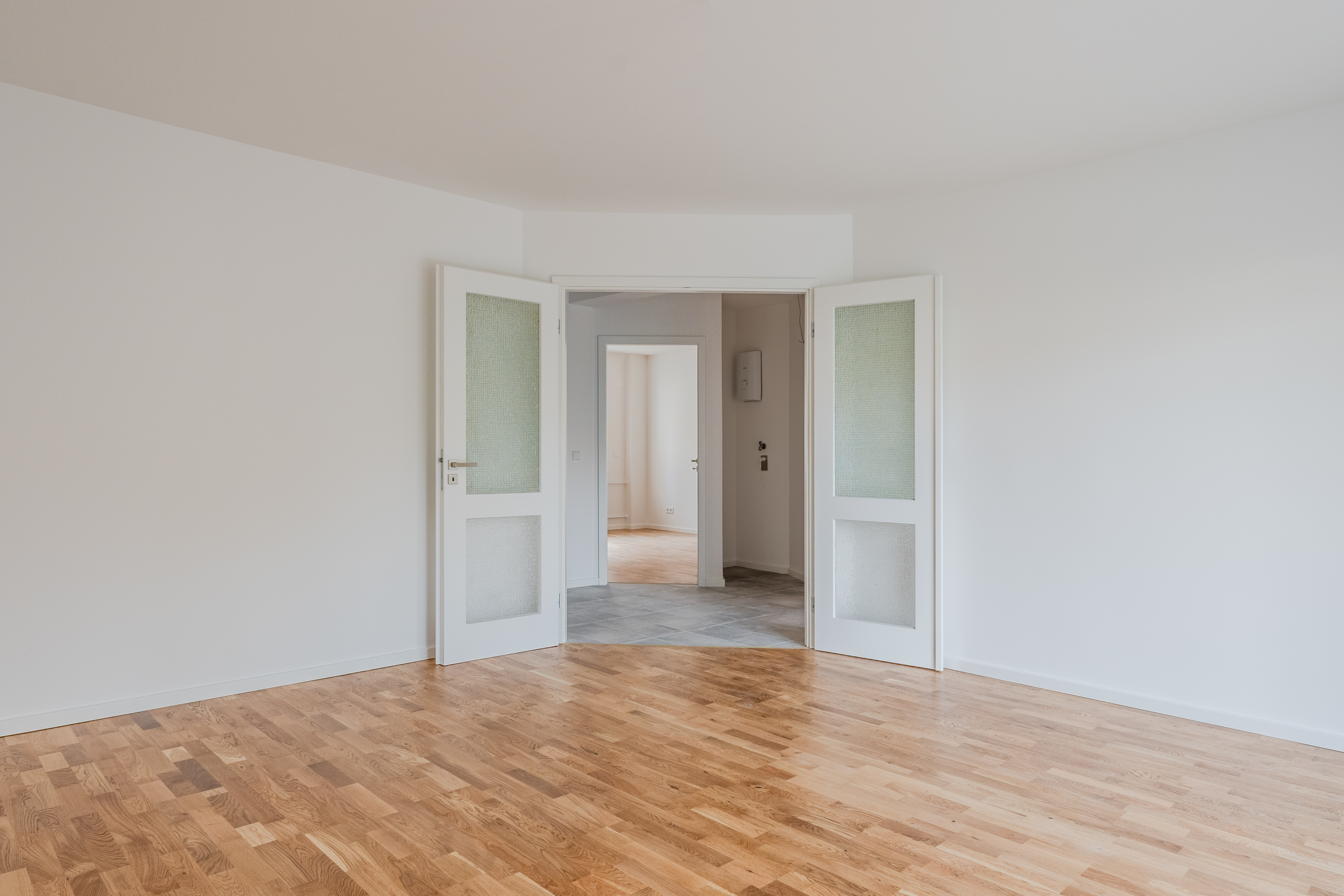 Wohnzimmer - Frisch modernisiert, perfekt gelegen, provisionsfrei – Echtes 3-Zimmer-Highlight !!!