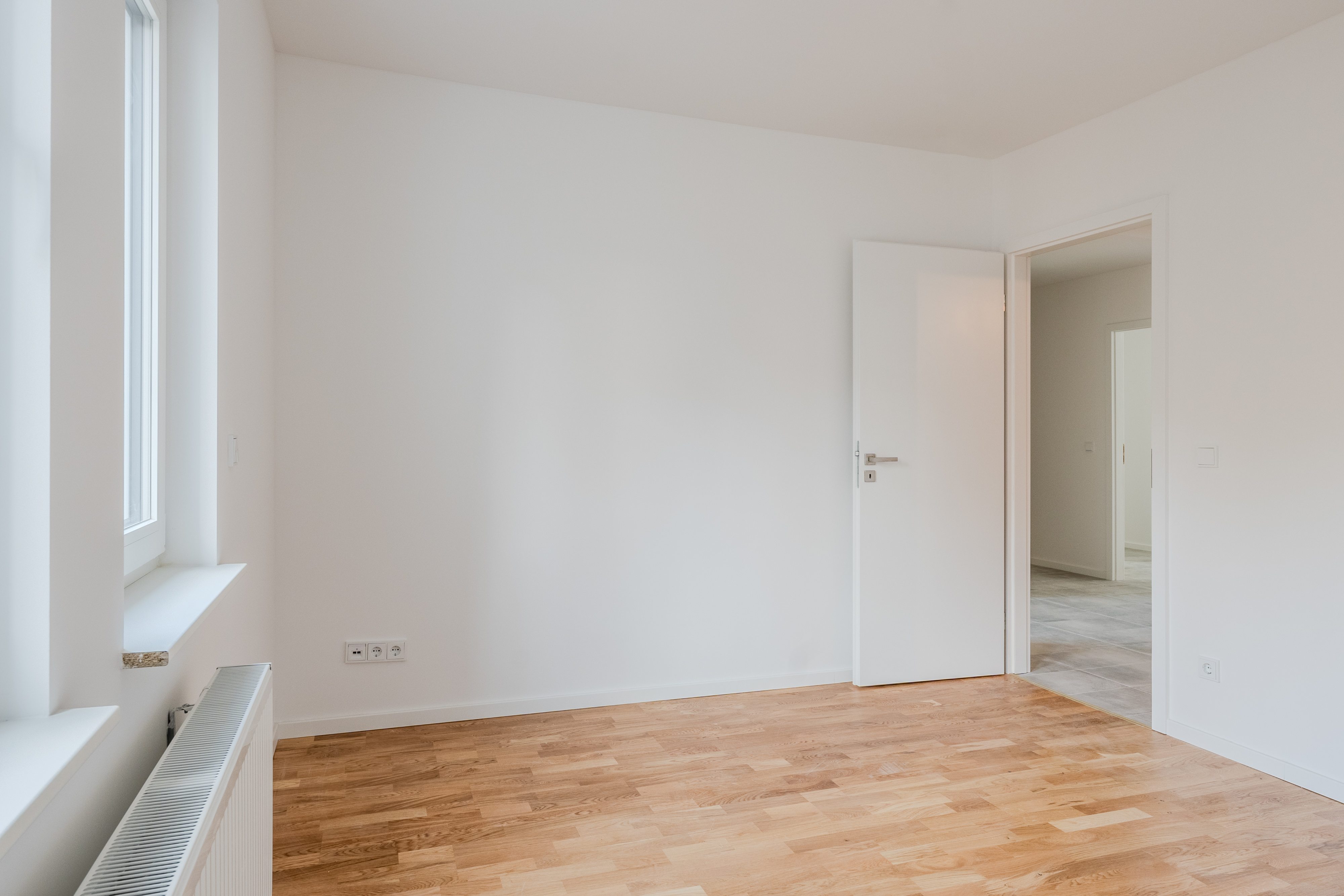 Schlafzimmer 1 - Frisch modernisiert, perfekt gelegen, provisionsfrei – Echtes 3-Zimmer-Highlight !!!