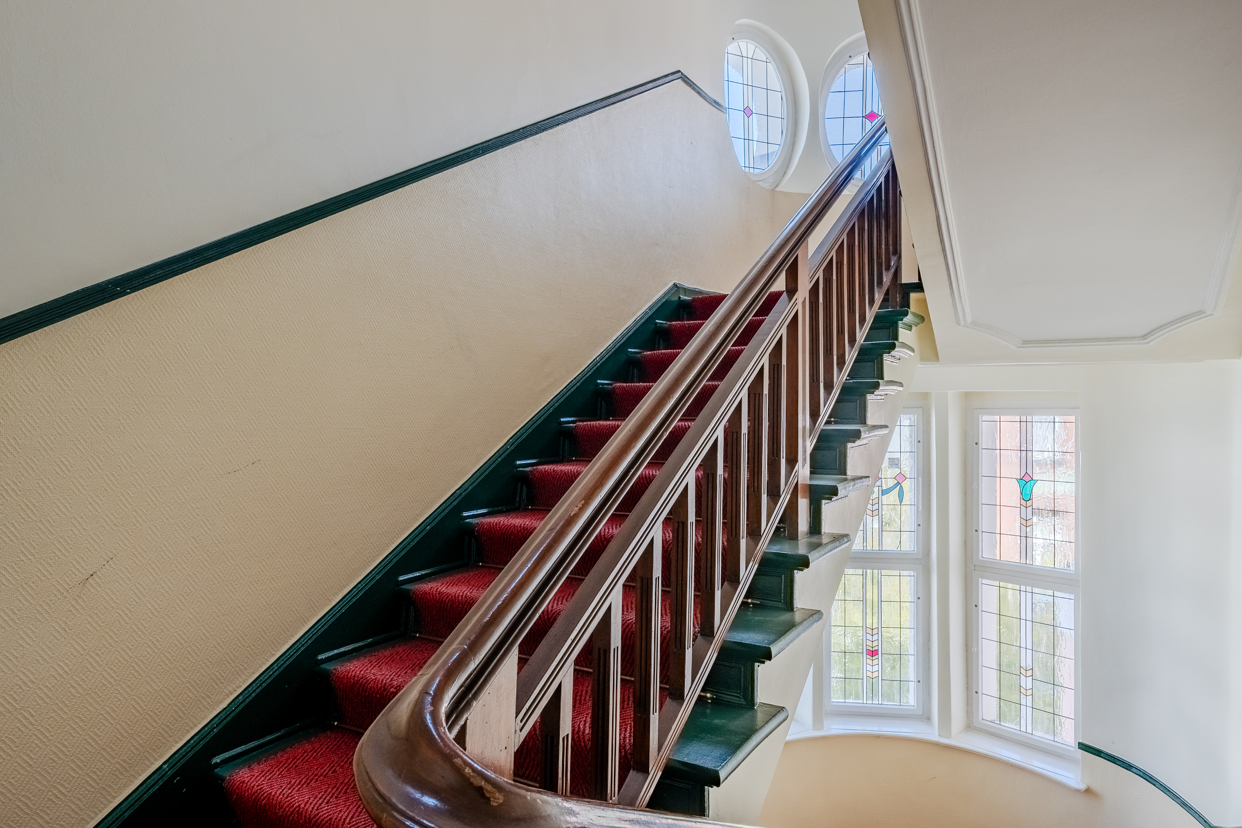 Treppenhaus - Großzügige Dachgeschosswohnung in Steglitz mit Panoramablick