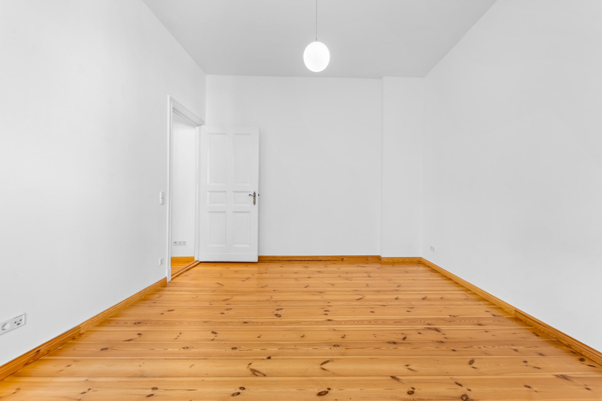 Zimmer - CHARMANTES 1-ZIMMER-APARTMENT NAHE BOXHAGENER PLATZ SOFORT BEZUGSFREI