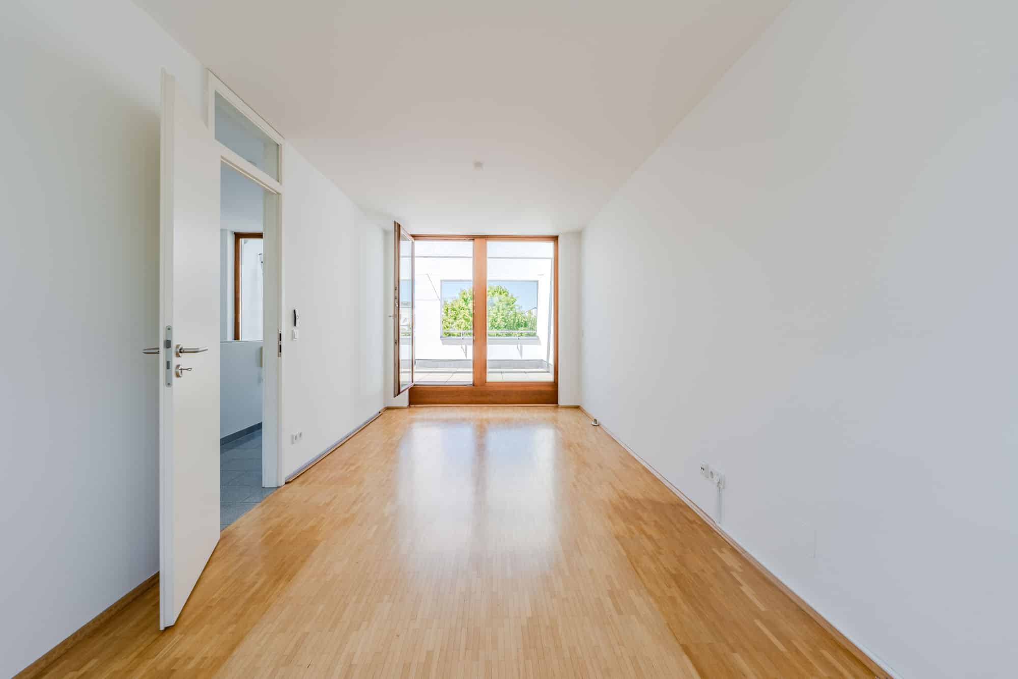 Helle Wohnung mit Balkonzugang - Bezugsfrei & renoviert 2025: 6-Zimmer-Townhouse an der Rummelsburger Bucht