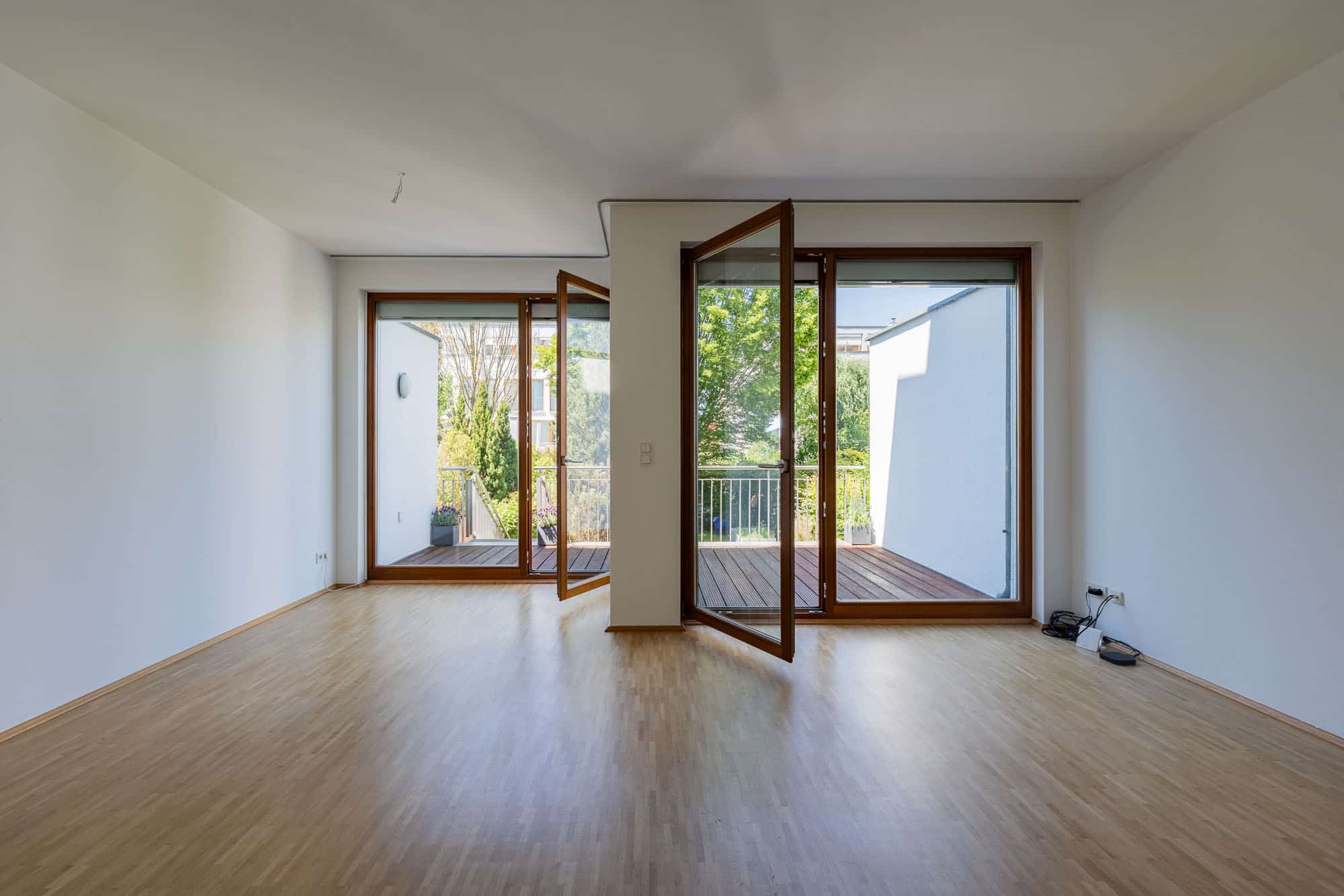 Helle Wohnung mit Parkett und Balkon - Bezugsfrei & renoviert 2025: 6-Zimmer-Townhouse an der Rummelsburger Bucht