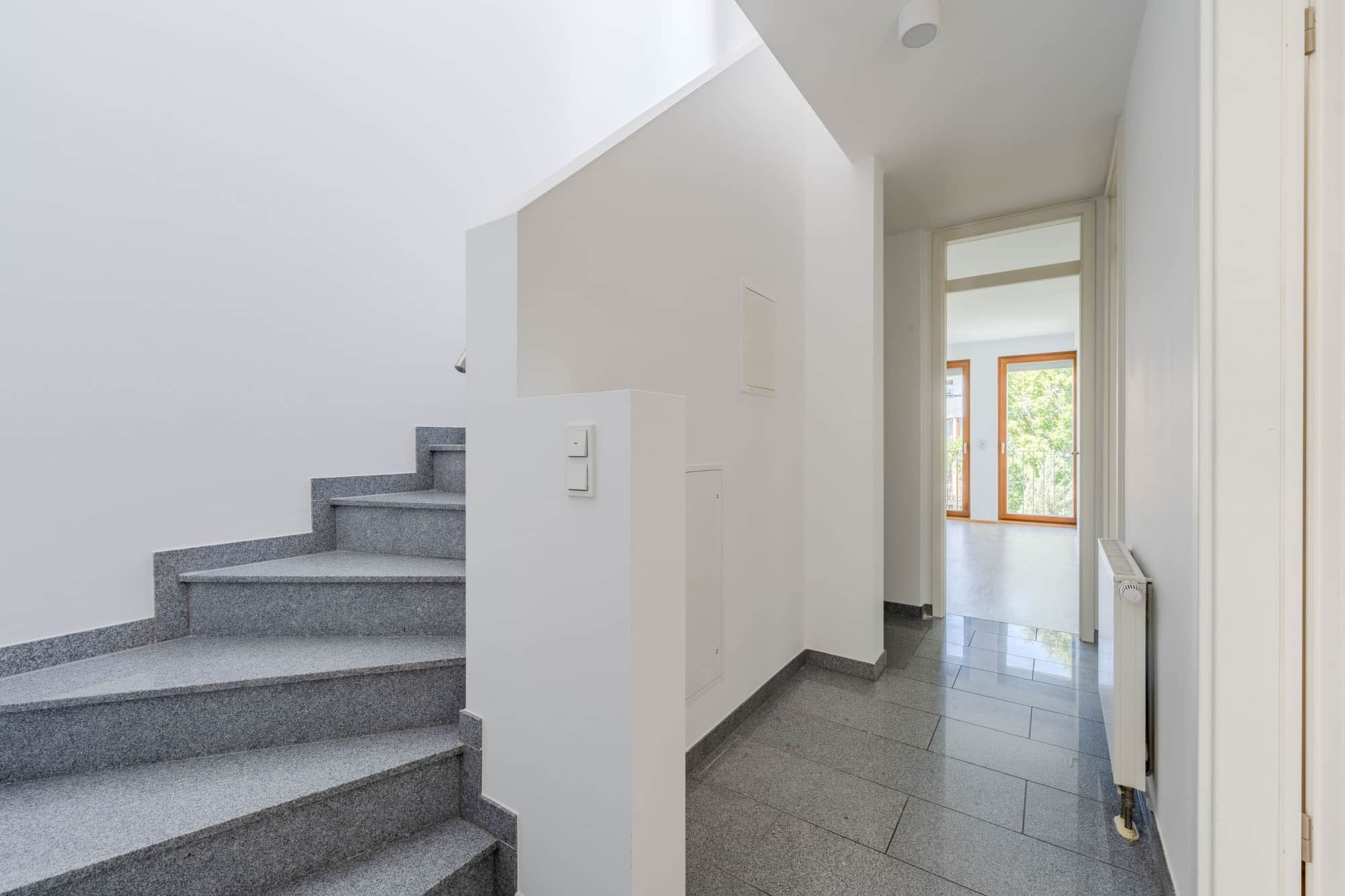 Helle Maisonettewohnung mit Granittreppe - Bezugsfrei & renoviert 2025: 6-Zimmer-Townhouse an der Rummelsburger Bucht