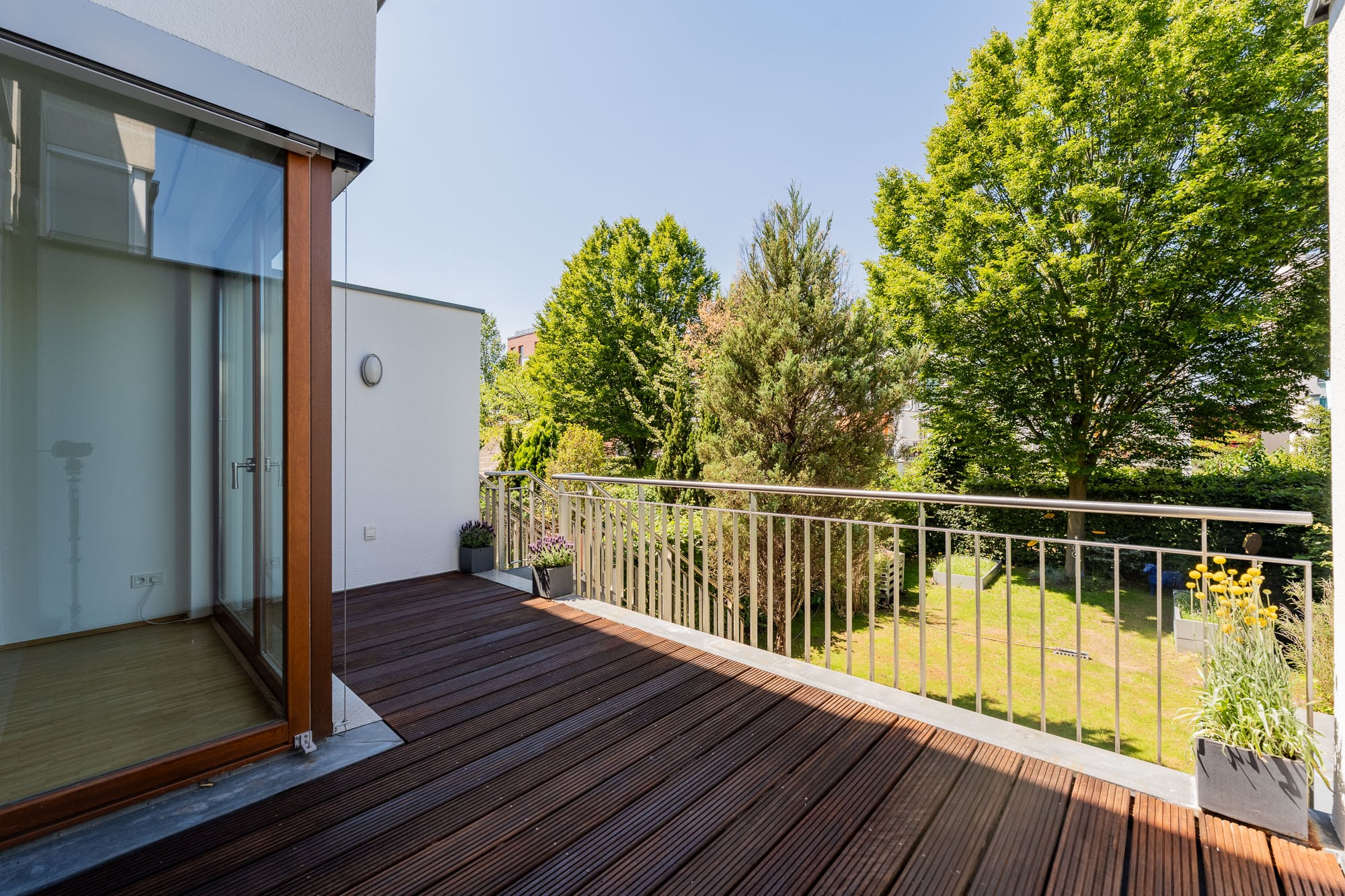 Moderne Wohnung mit großer Terrasse - Bezugsfrei & renoviert 2025: 6-Zimmer-Townhouse an der Rummelsburger Bucht