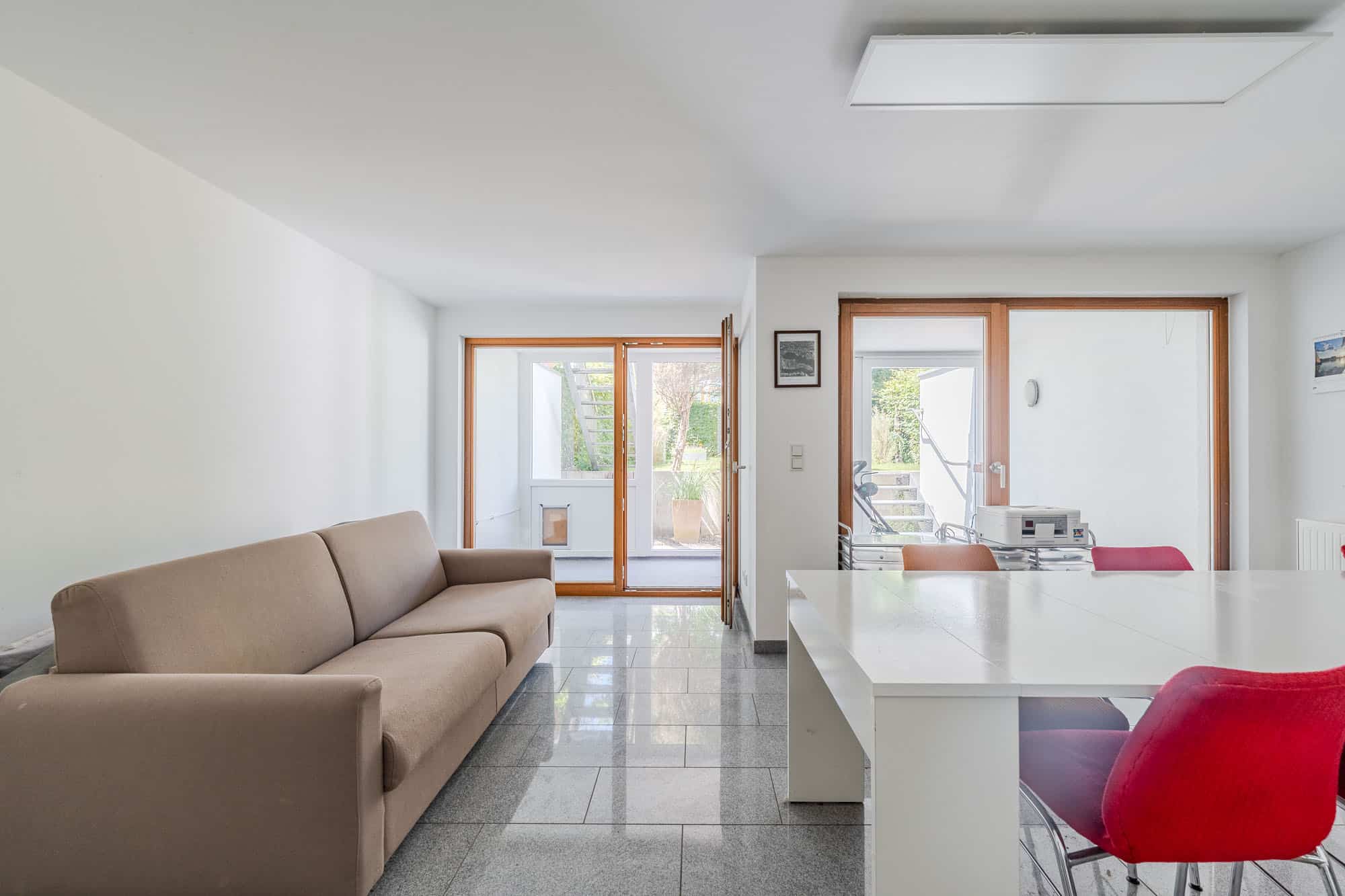 Helle Erdgeschosswohnung mit Terrasse - Bezugsfrei & renoviert 2025: 6-Zimmer-Townhouse an der Rummelsburger Bucht