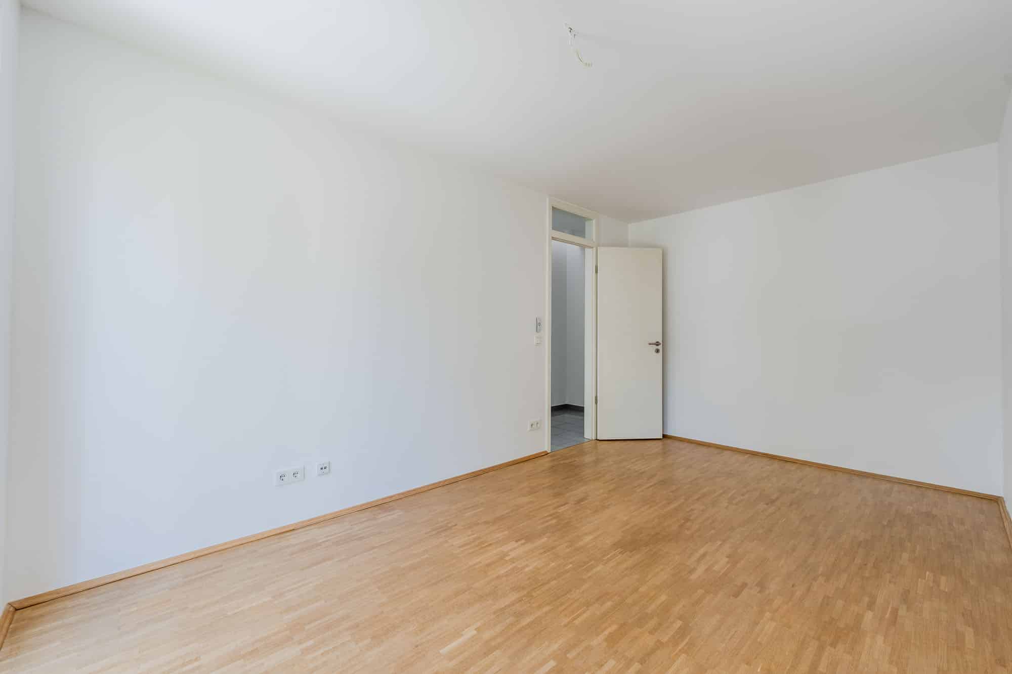 Helle Stadtwohnung mit Parkettboden - Bezugsfrei & renoviert 2025: 6-Zimmer-Townhouse an der Rummelsburger Bucht