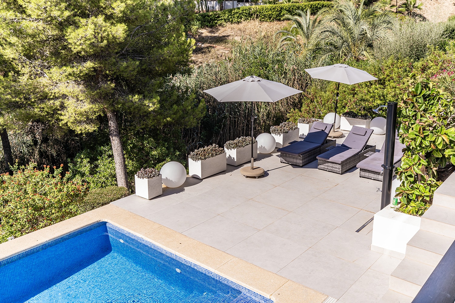 Mediterrane Villa mit Poolterrasse - Paguera: Villa in ruhiger Lage mit schönem Meerblick und großem Grundstück zu verkaufen